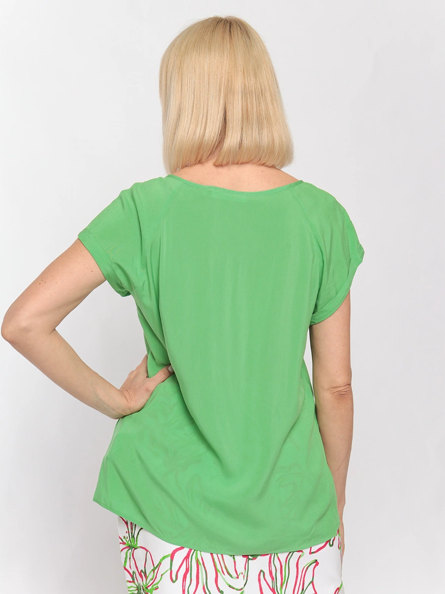 Зеленая блуза из вискозы